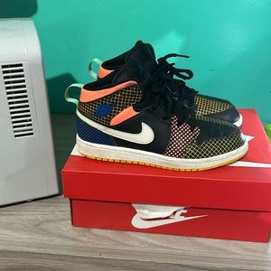 Jordan 1s : Multi color grid